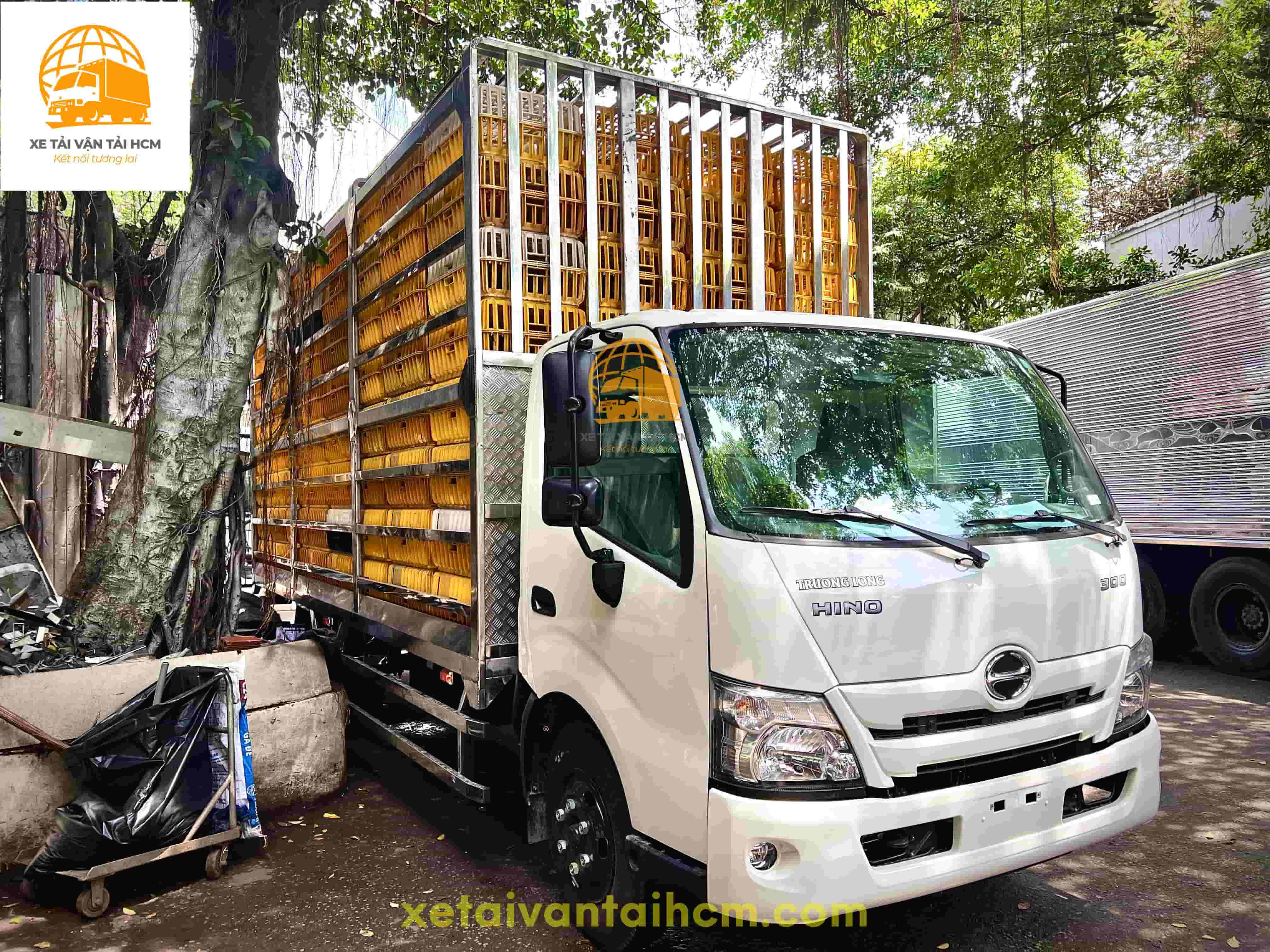 Hino 5 tấn thùng chở gia cầm đồng hành cùng bạn