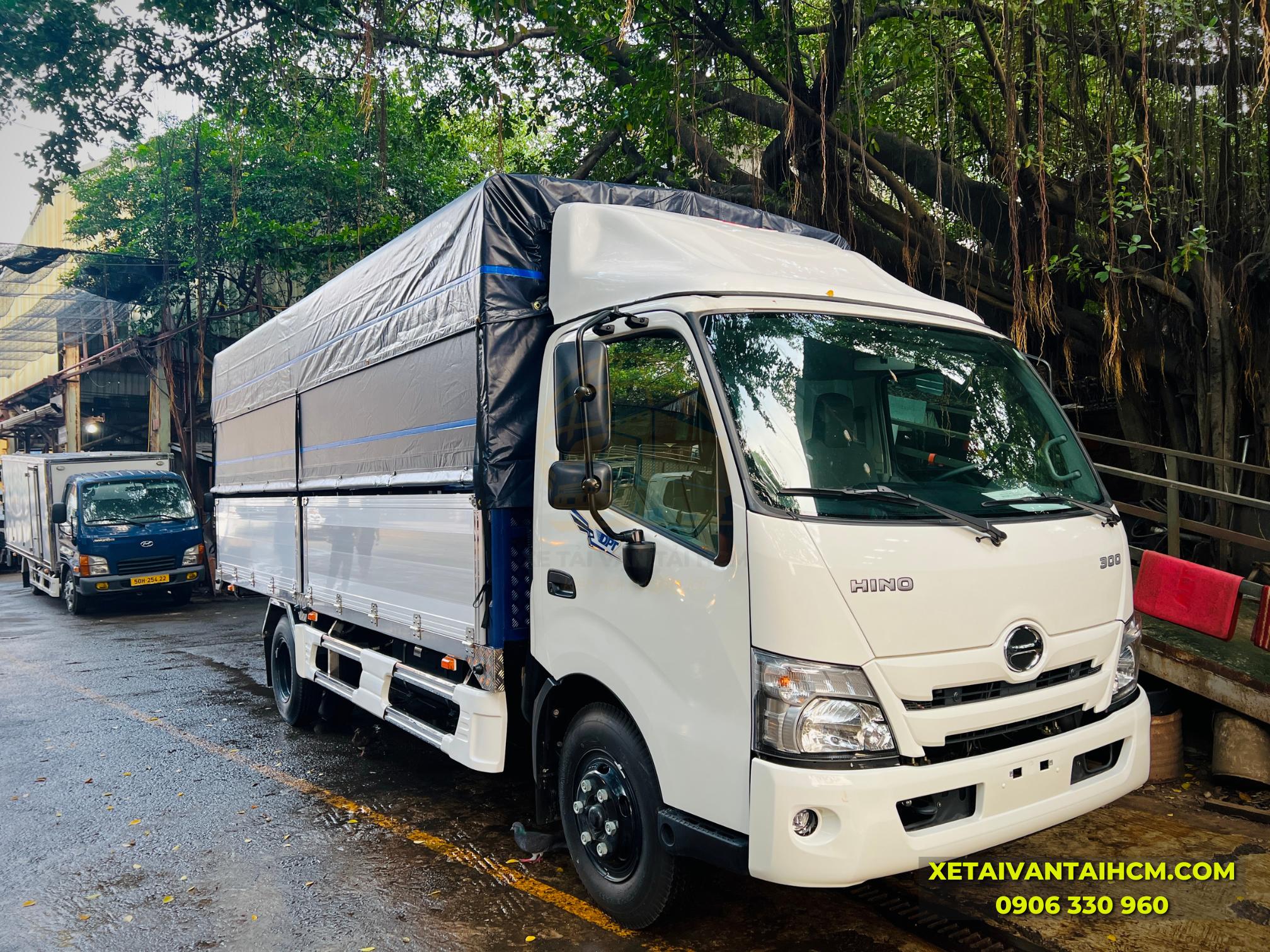 Hino 2 tấn 4 thùng mui bạt nhôm sau khi hoàn thiện