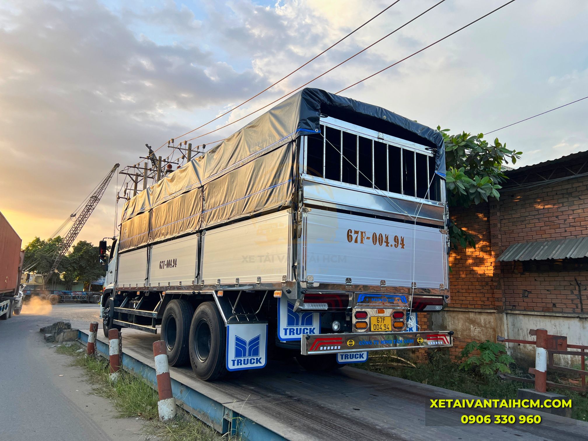 Phiên bản Hino 15 tấn thùng 7m7 của công ty TNHH SX-TM Minh Tâm Agri tại An Giang