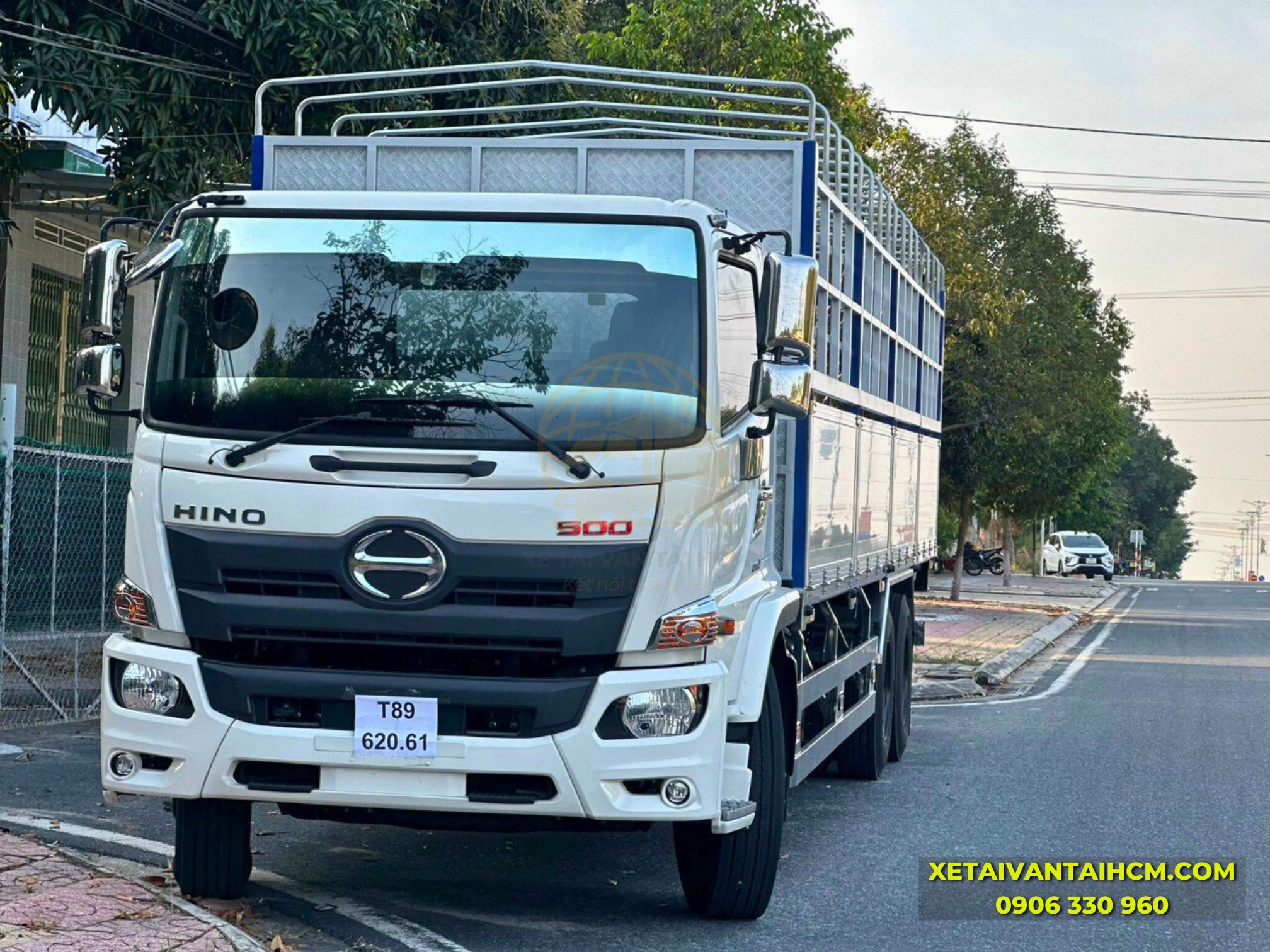 Xe tải Hino 15 tấn thùng mui bạt