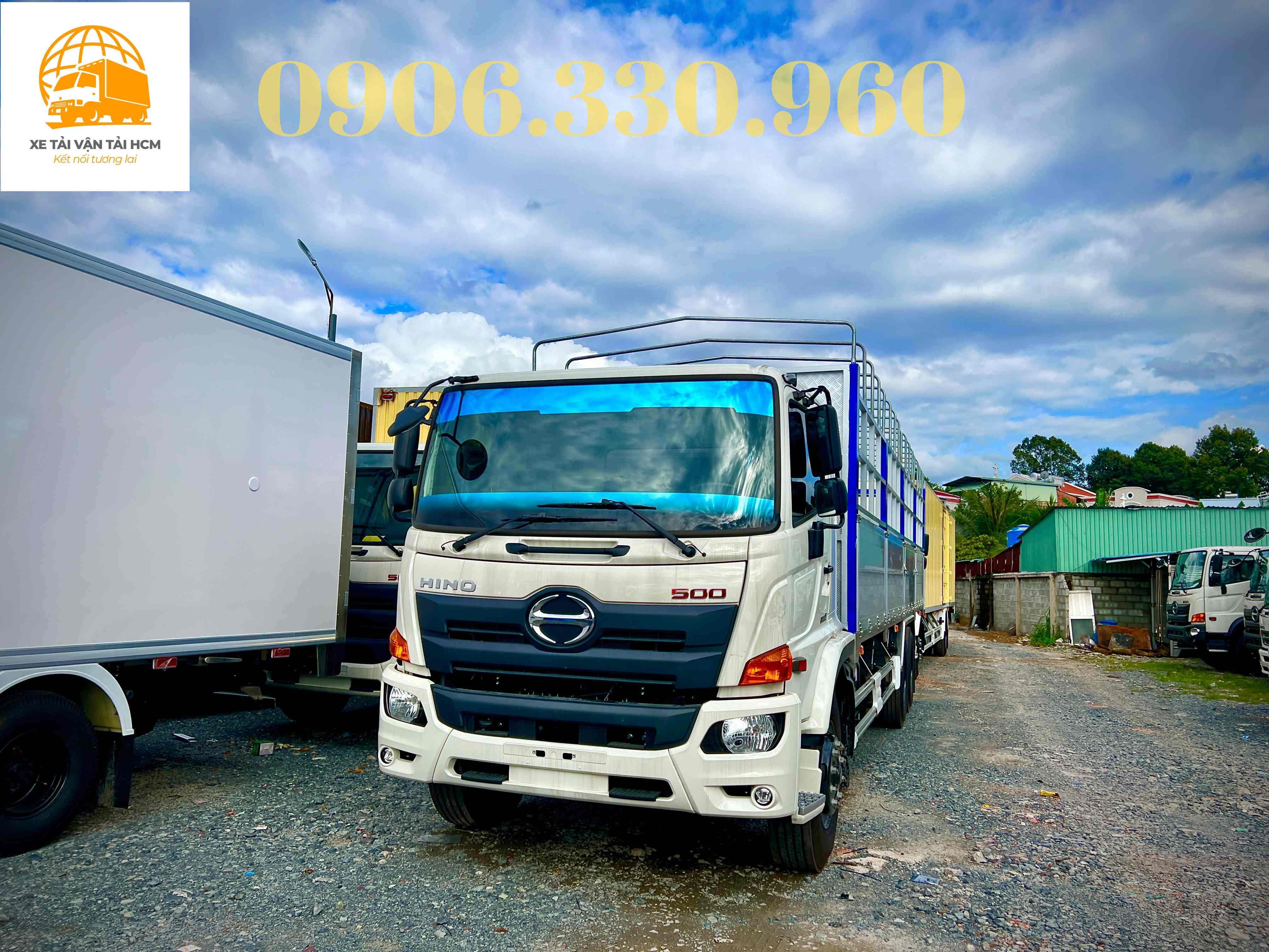 Hino 3 chân 15 tấn thùng 9m4