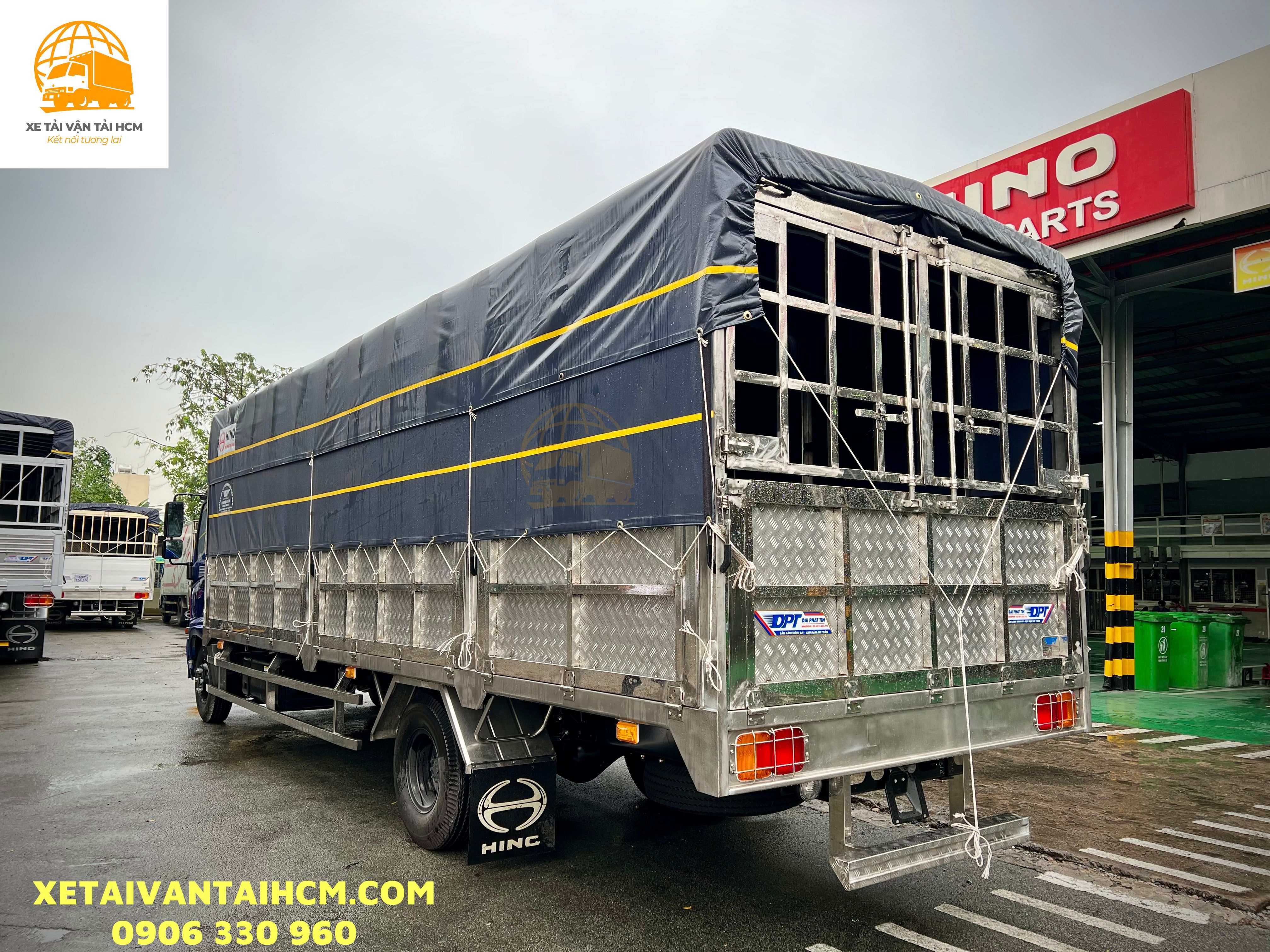 Hình ảnh thực tế của xe Hino FC9JNTC thùng mui bạt Hưng Yên