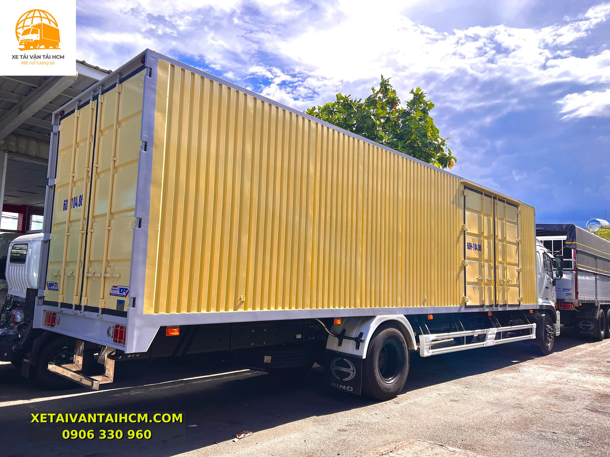 Hino 8 tấn thùng kín container dài 10 mét