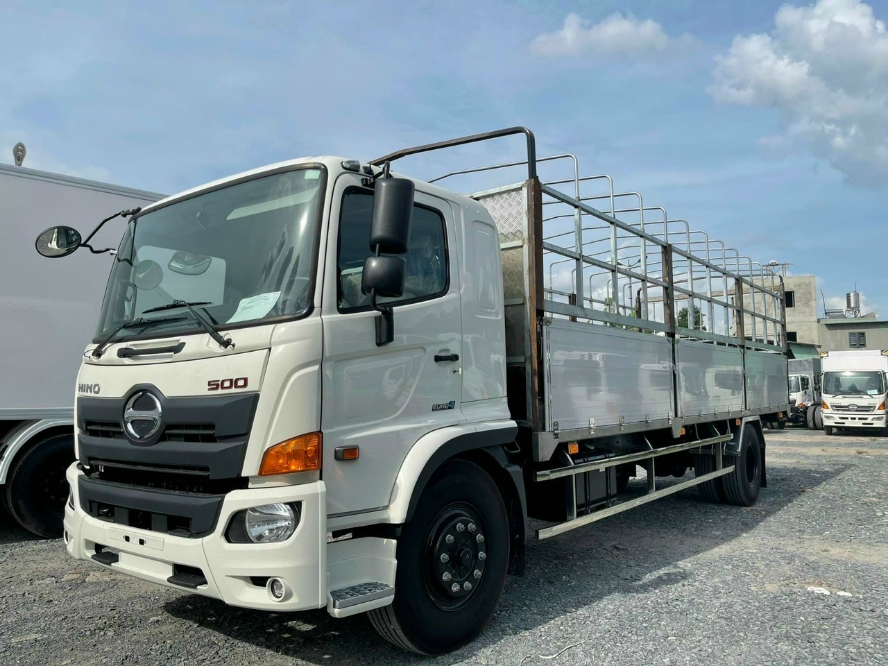 Hino FG 8 tấn thùng mui bạt bửng nhôm 8m