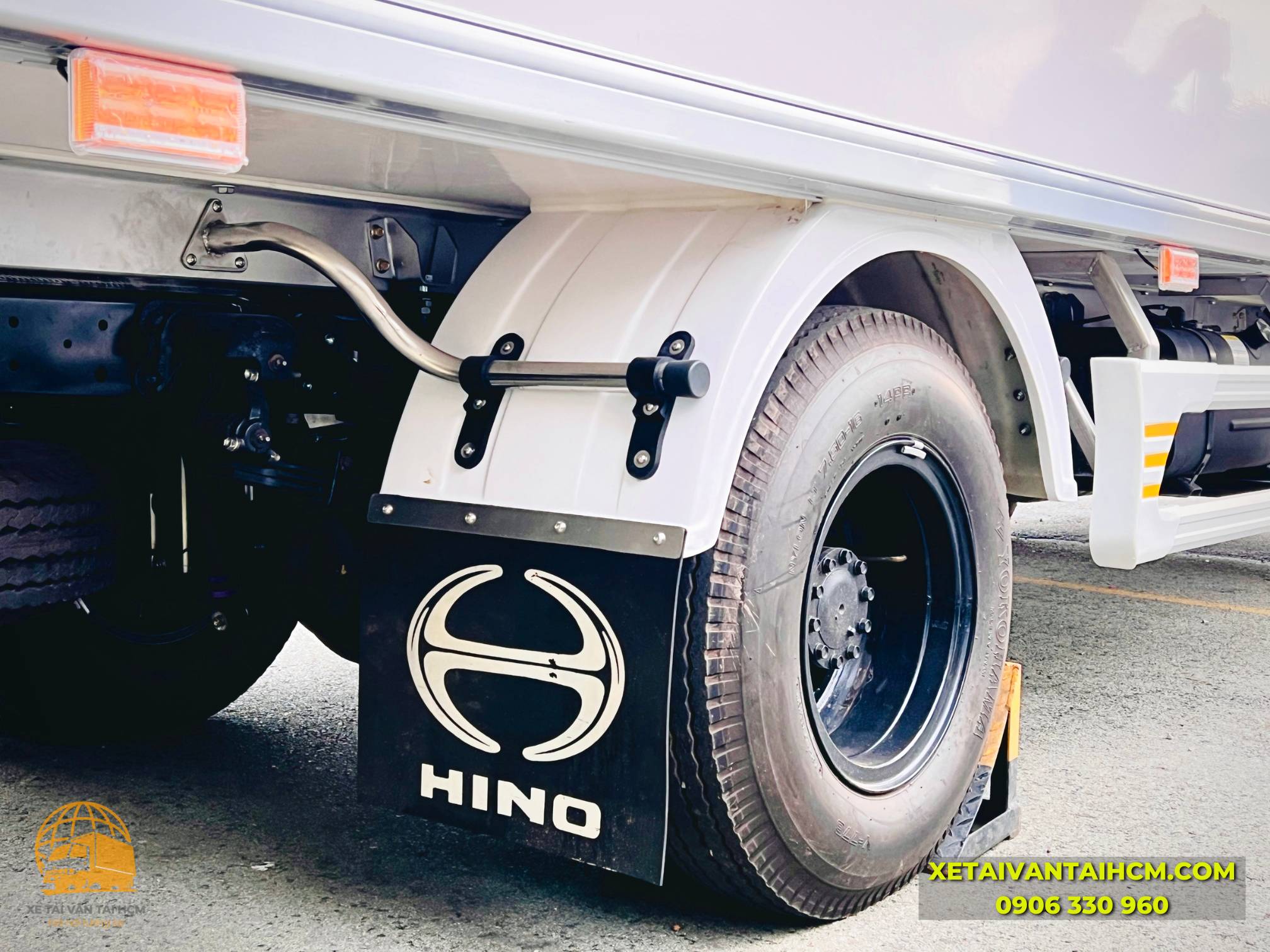 Lốp xe Hino 3 tấn 5 thùng đông lạnh Trần Auto