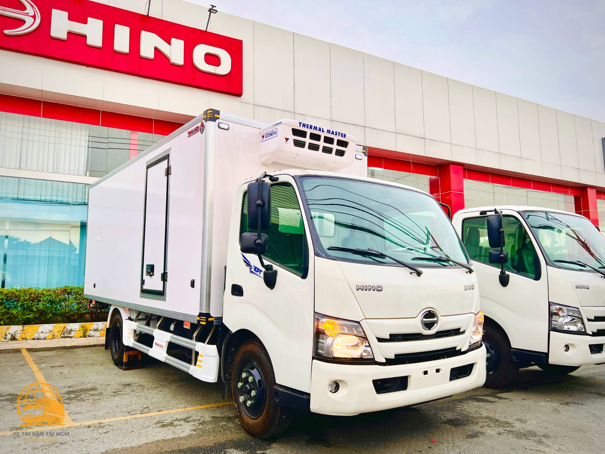 Hình ảnh thực tế xe Hino 3.5 tấn thùng đông lạnh Trần Auto