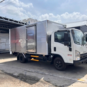 Isuzu QKR 210 Thùng Kín Bửng Nâng Tải 1 Tấn 9