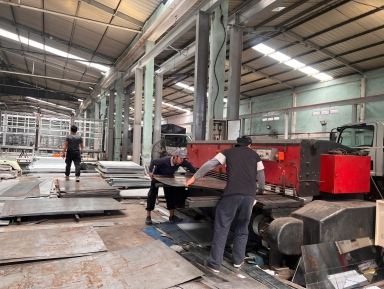 Hình ảnh xưởng đóng thùng xe tải