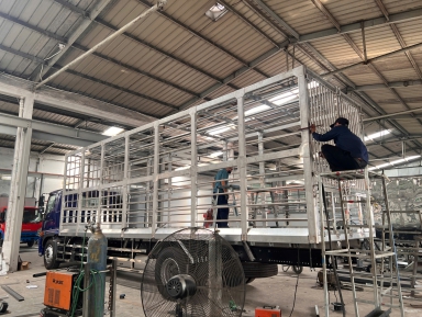 Hình ảnh xưởng đóng thùng xe tải