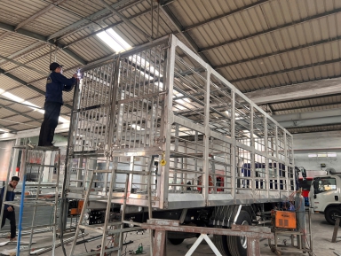 Hình ảnh xưởng đóng thùng xe tải