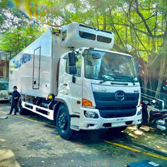 Xe Tải Hino 15 Tấn Thùng Đông Lạnh Máy Lạnh Hwasung Thermal HT-70WD