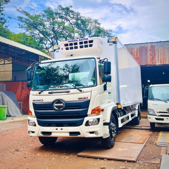 Xe tải Hino 8 tấn thùng đông lạnh Trần Auto - Máy lạnh Thermal Master T3500