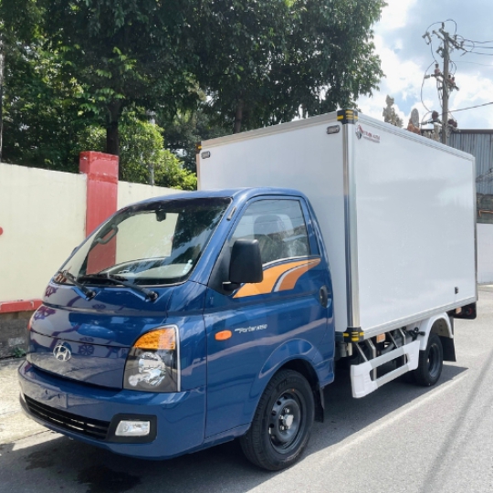Xe tải Hyundai H150 Euro 5 thùng bảo ôn Trần Auto - Hyundai H150 Euro 5 thùng bảo ôn Trần Auto