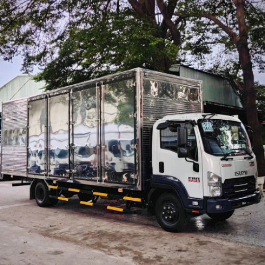 Xe tải Isuzu FRR 650 thùng kín 6m7 chở pallet, cấu kiện điện tử - Isuzu FRR650 thùng kín chở pallet, cấu kiện điện tử 6m7