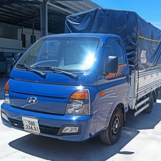 XE TẢI HYUNDAI H150 THÙNG MUI BẠT (3 BỬNG)