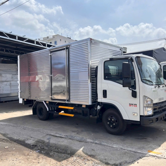 Isuzu QKR 210 Thùng Kín Bửng Nâng Tải 1 Tấn 9