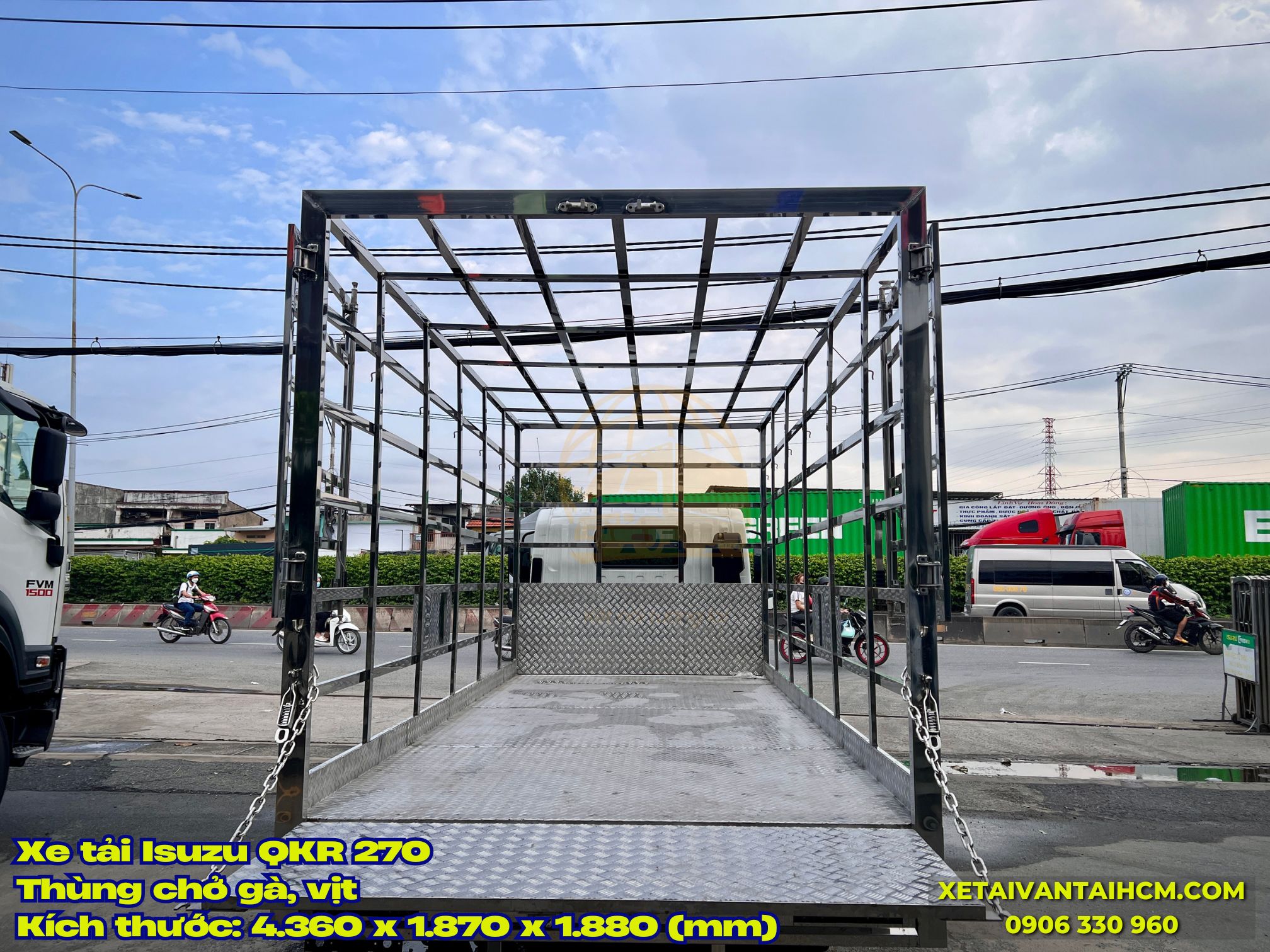 Thùng gia cầm Isuzu QKR 270 2 tấn 4