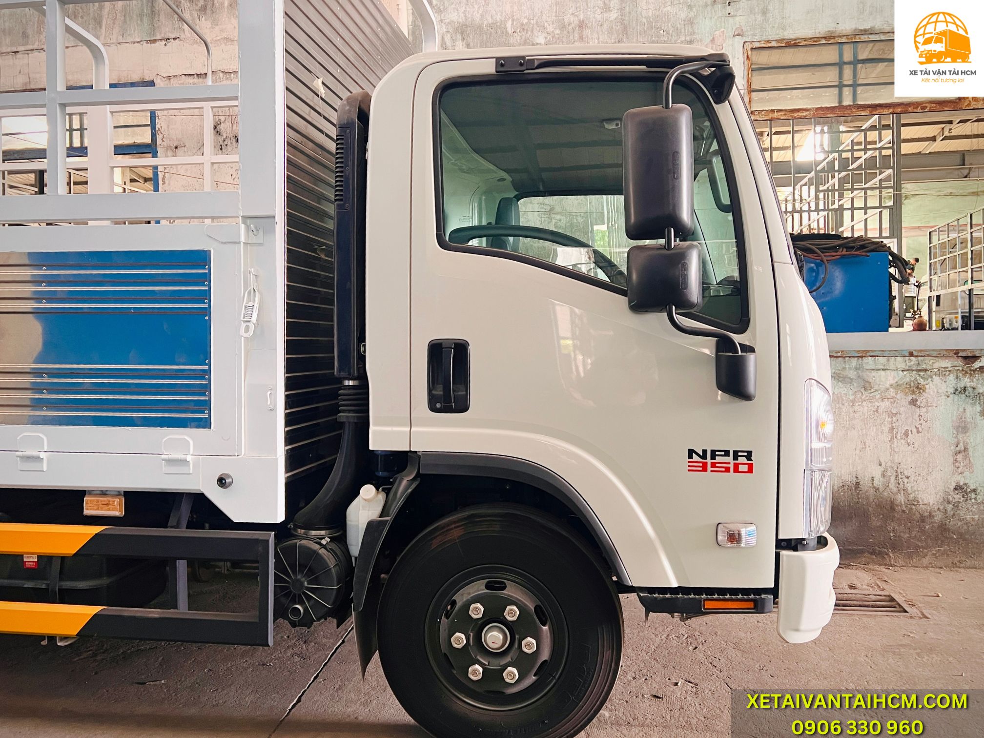 Xe tải Isuzu NPR350 3.490kg thùng mui bạt dài 6m2 model NPR85ME5 Euro 5