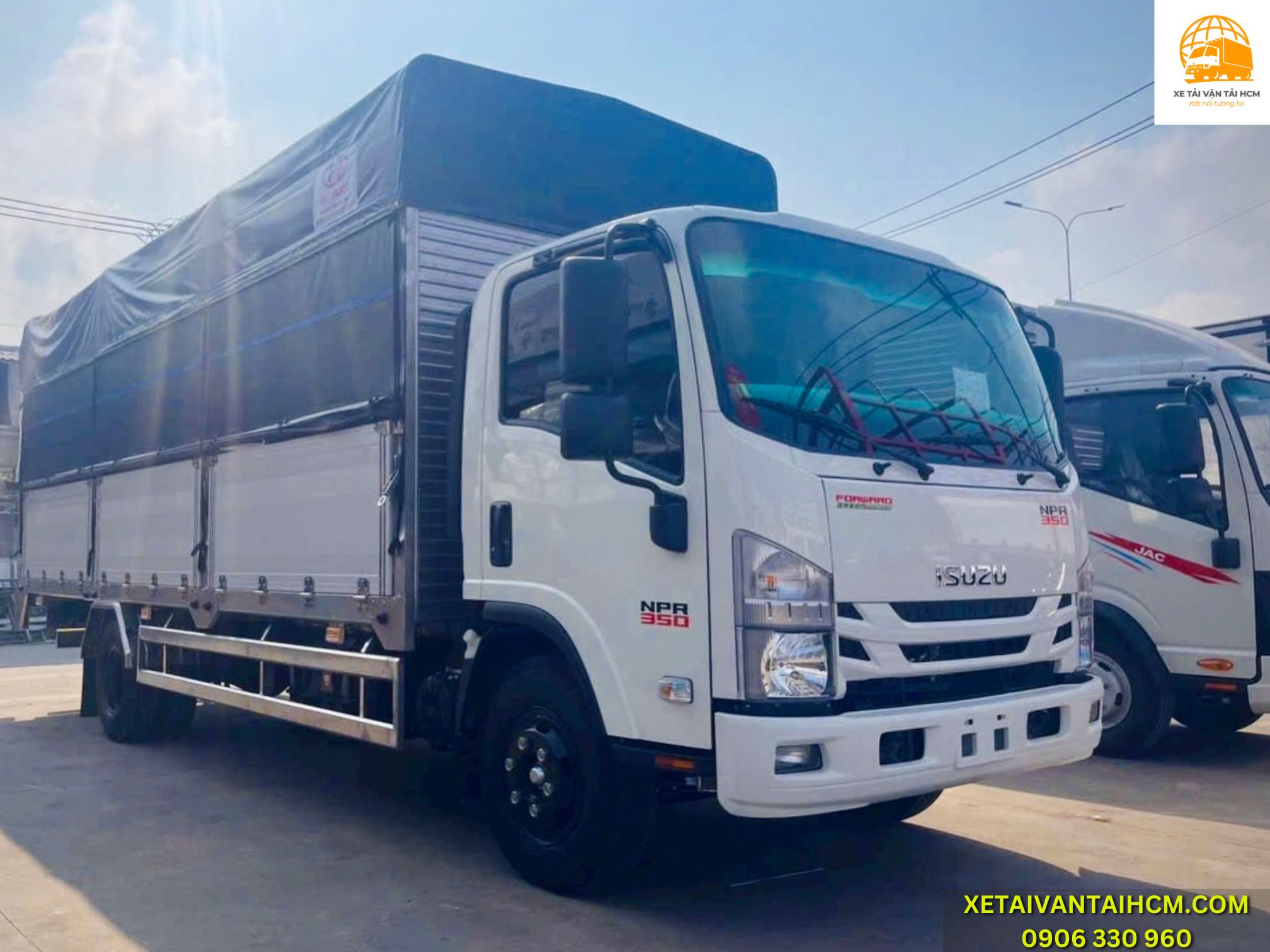 Xe tải Isuzu NPR350 tải 3.490kg thùng mui bạt nhôm