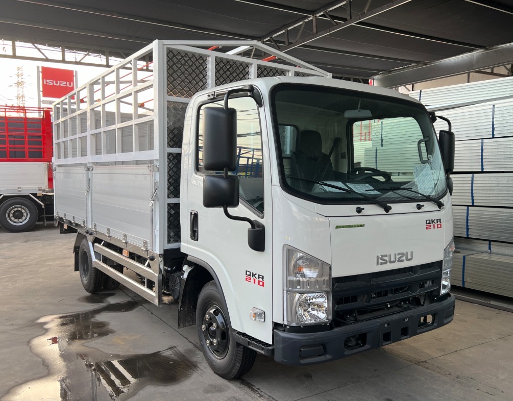 Xe tải Isuzu QKR 210 thùng mui bạt nhôm tải 2 tấn 2