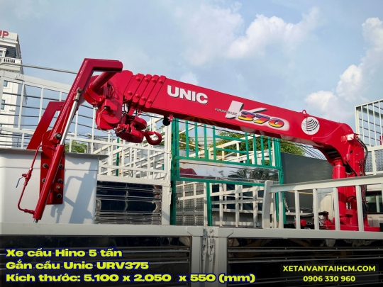 Xe tải Hino 5 tấn gắn cẩu Unic 375 có rổ nâng người - Hino 5 tấn thùng lửng gắn cẩu Unic 3 tấn 5 khúc có rổ nâng người