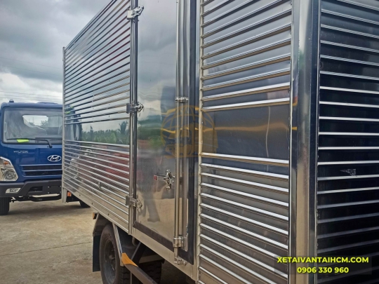 ​​​​​​​XE TẢI HYUNDAI NEW MIGHTY 75S THÙNG KÍN
