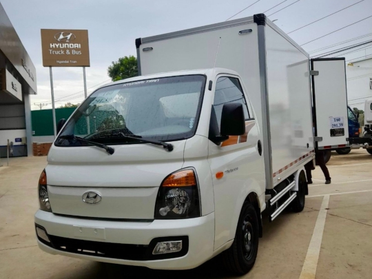 ​​​​​​​XE TẢI HYUNDAI H150 THÙNG BẢO ÔN