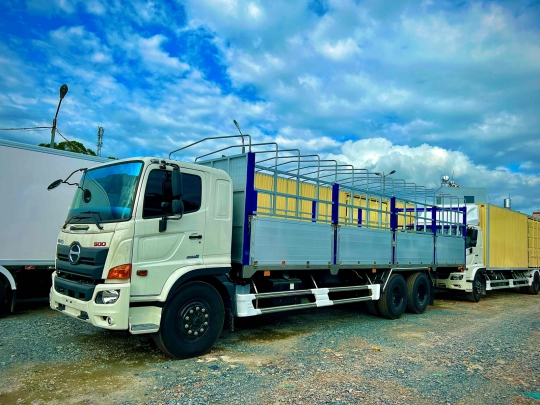 XE TẢI HINO 15 TẤN CẦU LẾT (FL8JW7A) - THÙNG MUI BẠT