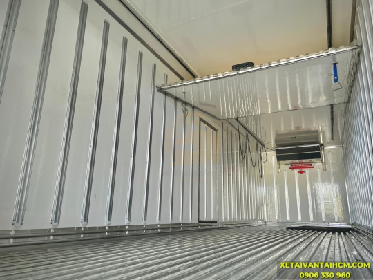 Xe Tải Hino 15 Tấn Thùng Đông Lạnh Máy Lạnh Hwasung Thermal HT-70WD