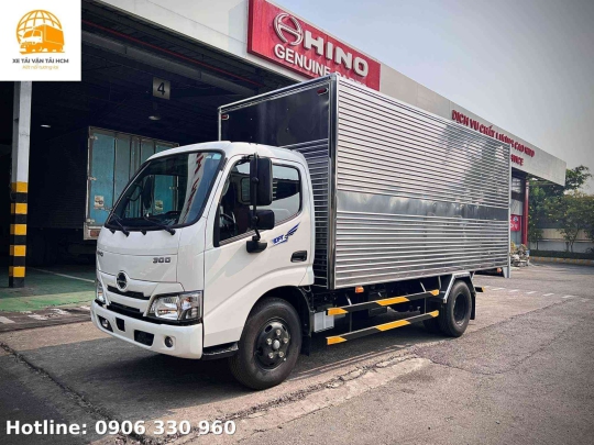  Xe tải Hino 1T9 thùng kín tiêu chuẩn | Giá xe tải Hino 1T9 thùng kín mới nhất