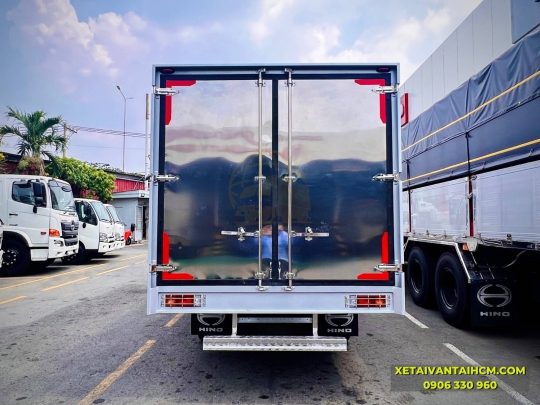 XE TẢI HINO 2.5 TẤN THÙNG KÍN | GIÁ XE TẢI HINO 2.5 TẤN THÙNG KÍN MỚI NHẤT