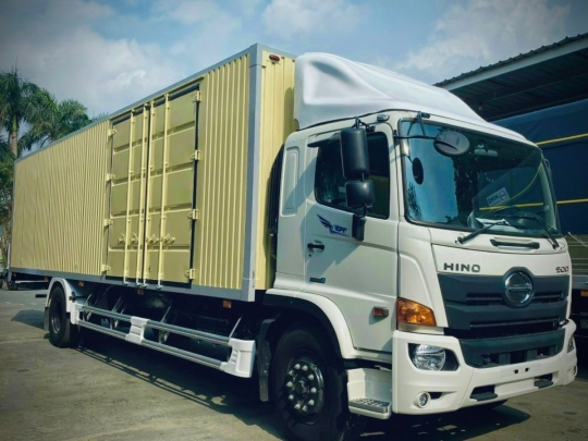 Xe Tải Hino 8 Tấn Thùng Kín Container 10 Mét - Giải Pháp Tối Ưu Cho Vận Chuyển Hàng Hóa