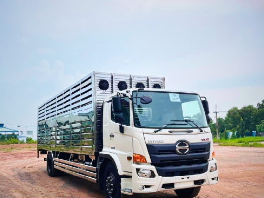 Xe tải Hino 8 tấn FG8JT7A thùng chở heo có hệ thống làm mát