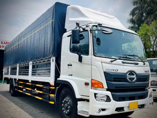 Xe tải Hino 8 tấn thùng chở  xe máy 10 mét | Giá xe Hino 8 tấn chở mô tô xe máy thùng dài 10 mét