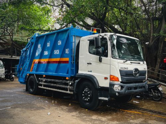 Xe tải Hino 8 tấn FG8JJ8A thùng ép rác 14 khối - Xe tải Hino 8 tấn chở rác 14 khối