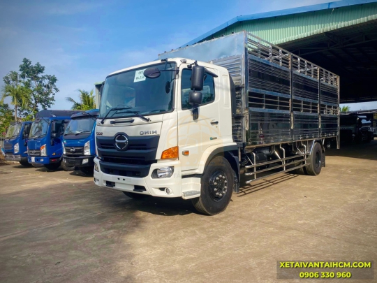Xe tải Hino FG8JP7A 8 tấn thùng ngắn chở heo