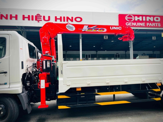 XE TẢI HINO 6 TẤN GẮN CẨU UNIC URV374 THÙNG DÀI 6 MÉT