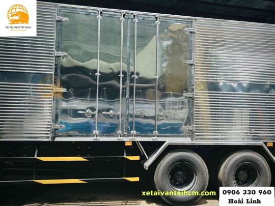 XE TẢI HINO 15 TẤN THÙNG KÍN 4 CỬA 9M4