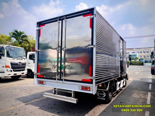 XE TẢI HINO 2.5 TẤN THÙNG KÍN | GIÁ XE TẢI HINO 2.5 TẤN THÙNG KÍN MỚI NHẤT