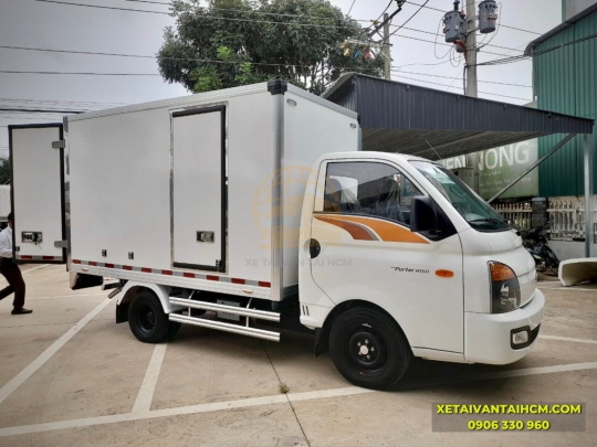 ​​​​​​​XE TẢI HYUNDAI H150 THÙNG BẢO ÔN