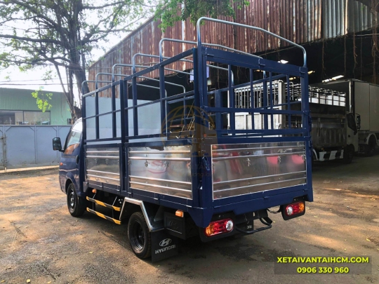 ​​​​​​​XE TẢI HYUNDAI H150 THÙNG MUI BẠT (5 BỬNG)