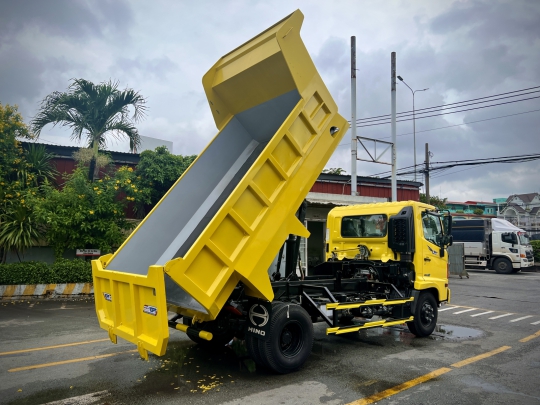 XE TẢI BEN HINO FC9JETC 5 KHỐI - THÙNG BEN 5 KHỐI