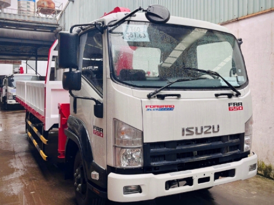 Xe tải Isuzu FRR 650 thùng lửng gắn cẩu Unic 344 - Isuzu FRR 650 gắn cẩu Unic 3 tấn 4 khúc