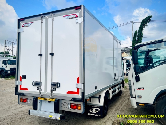 Xe tải Isuzu 1.9 tấn thùng đông lạnh Quyền F2 Máy lạnh T2800