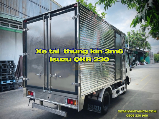 Xe tải Isuzu 1 tấn 9 thùng kín inox thùng dài 3m6 - Isuzu 1 tấn 9 thùng kín dài 3m6