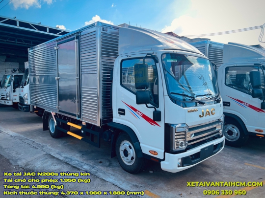 Xe tải Jac N200s thùng kín 1.9 tấn thiết kế 1 cửa hông