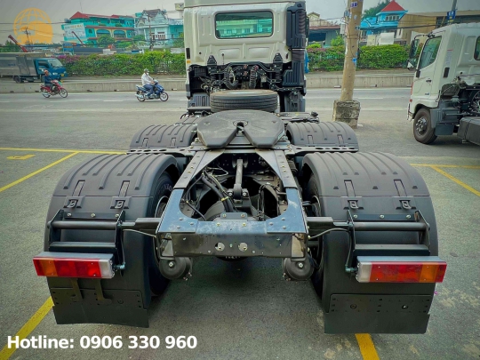 Giá Xe Đầu Kéo Hino 2 Cầu Mới Nhất 2024 | Có nên đầu tư xe đầu kéo Hino 700