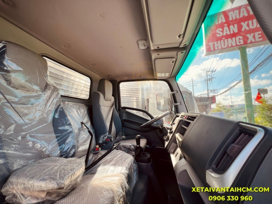 Xe tải Jac N200s thùng kín 1.9 tấn thiết kế 1 cửa hông