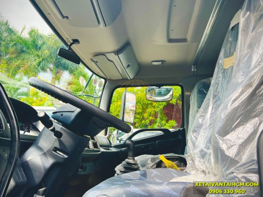 Xe tải Hino 8 tấn thùng kín 10 mét 2 cửa hông