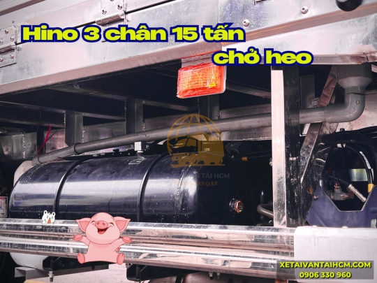 Xe tải Hino 3 chân 15 tấn chở heo có bàn nâng 2 tầng - Xe tải Hino 3 chân 15 tấn thùng chở gia súc có bàn nâng 2 tầng